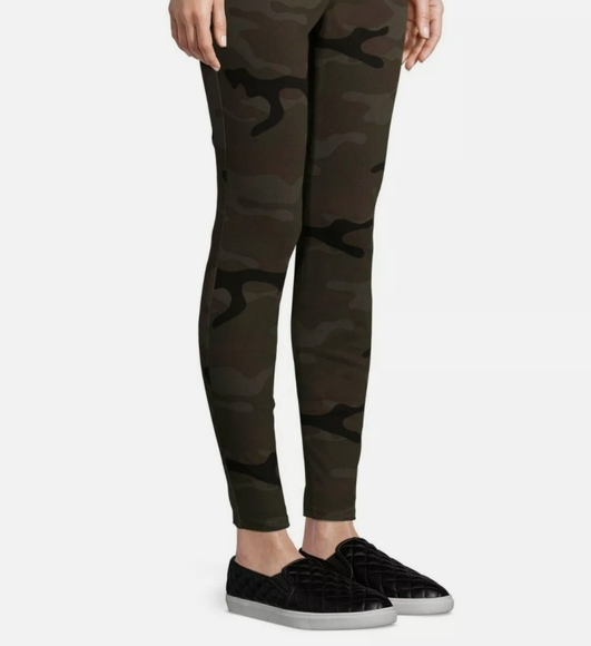 Time and Tru NWT High Rise Stretch Fitted Knit Jeggings Camo 533 - Picture 2 of 10